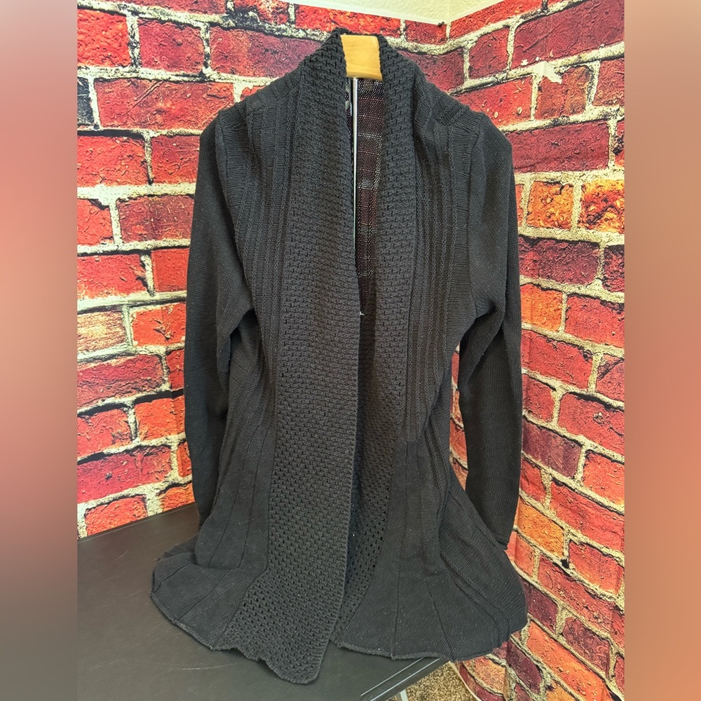 Preowned NY Collection Black Textured Cardigan Size L Bust 18” Item #PHK6643